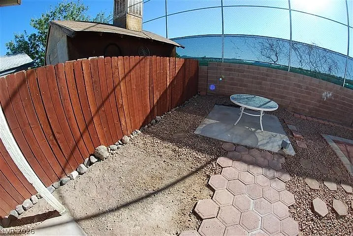 504 Grimsby Ave — Photo 16