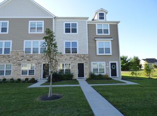 240 Autumn Ridge Cir, Pickerington, OH 43147