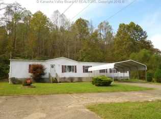 512 Browns Creek Rd, Saint Albans, WV 25177