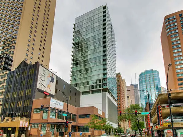 550 N Saint Clair St APT 2303, Chicago, IL 60611