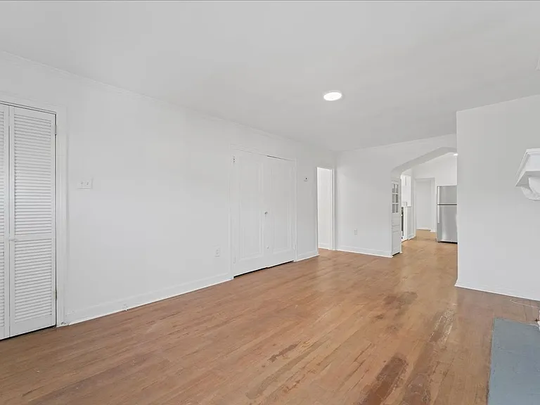 3847-3849 Beechwood Blvd — Photo 25