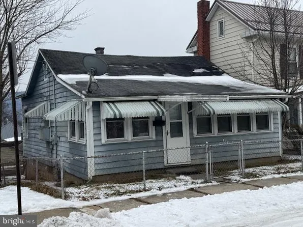 732 W 6th St, Lewistown, PA 17044