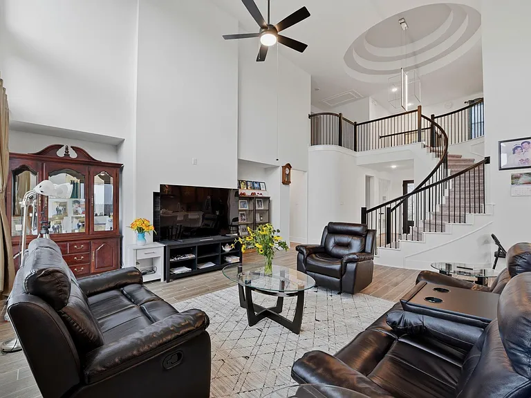 6518 Poplar Meadow Ln — Photo 5