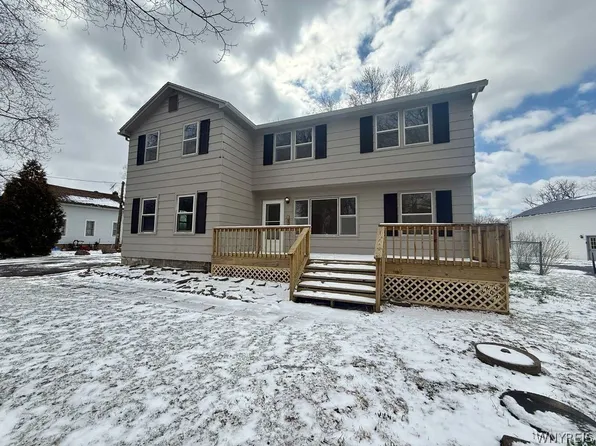 2646 Youngstown Lockport Rd, Ransomville, NY 14131