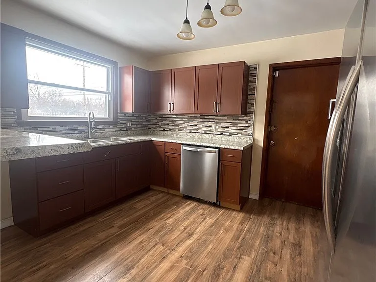 25542 Concord Dr — Photo 4