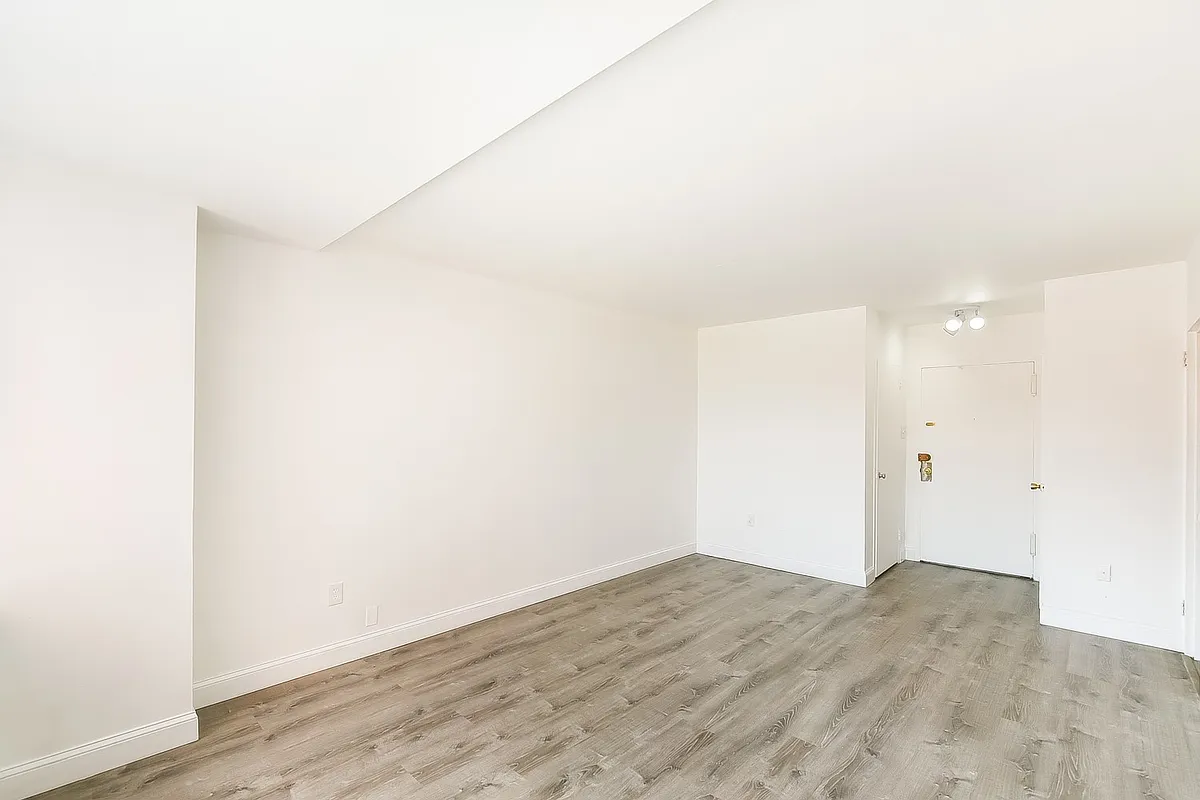 Building Photo - 1121 Arlington Blvd #817