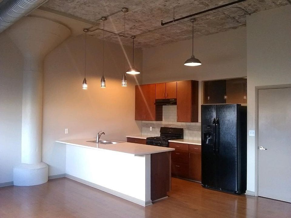 1st image of 550 Seneca St #211