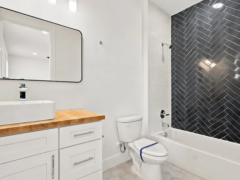 2138 W Nassau St #2 — Photo 16