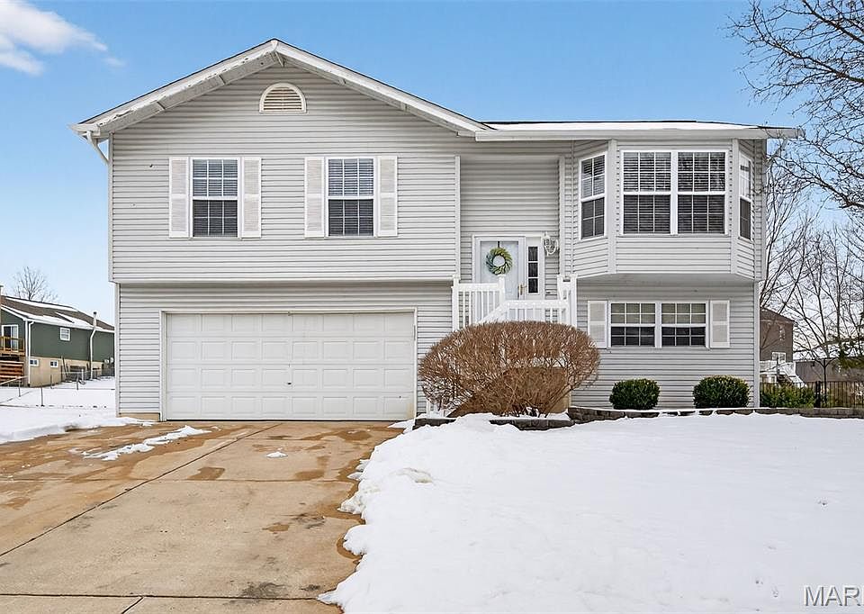 1st image of 654 Glenshee Dr