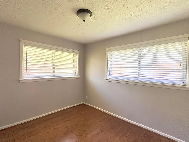 1418 Murrayhill Dr — Photo 17