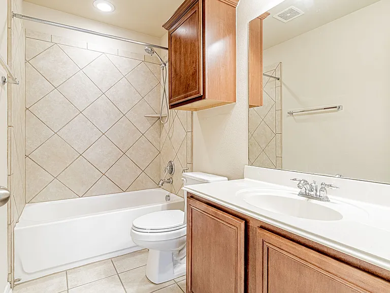 8707 Roswell Rdg — Photo 38
