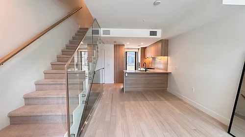 6258 Oak St Photo 1