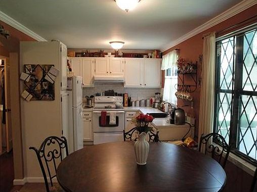 3rd image of 343 Sierra Vista Ln #343