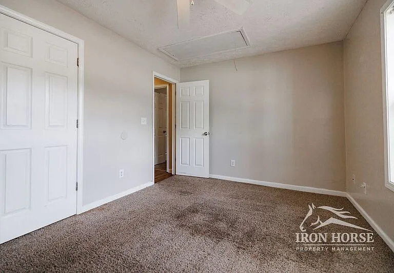 605 Baron Dr #B — Photo 9