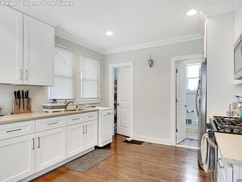 3rd image of 31 Hornblower Ave Floor 1
