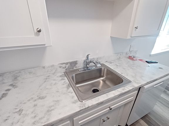 5th image of 2405 F St APT 5