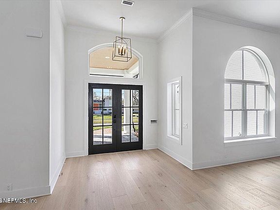 3rd image of 1819 MONTGOMERY Place