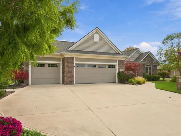 15135 Harrison Lake Cv, Fort Wayne, IN 46814