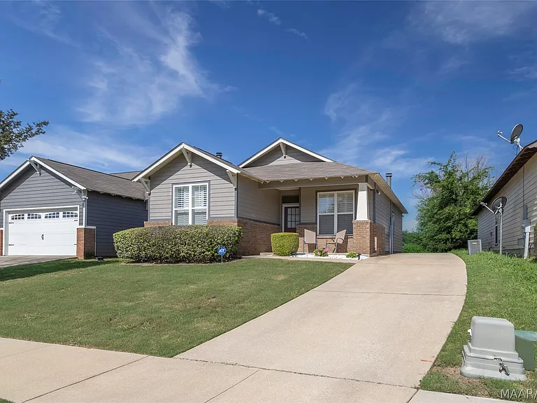 3909 Brookshire Way — Photo 3