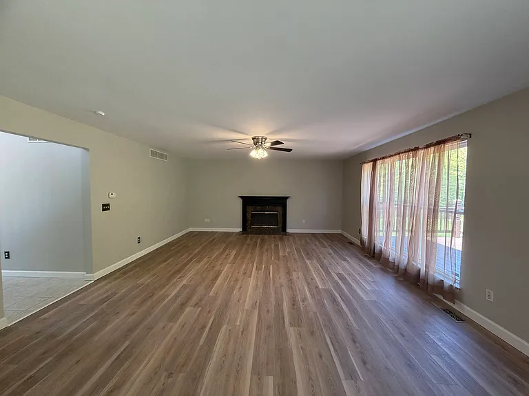 917 Emerald Oaks Ct — Photo 13