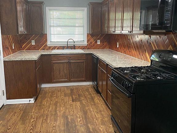 3rd image of 1023 Peyton Ave