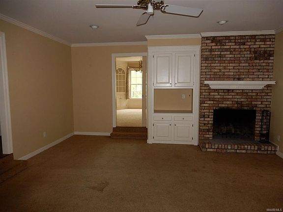 3rd image of 401 Lake Oliver Dr