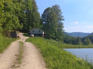 2915 McKee Rd, Irvine, KY 40336