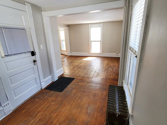 5th image of 2747 Aldrich Ave S #1