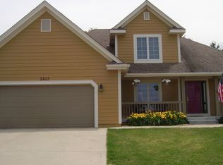 2403 W Girard Ave, Indianola, IA 50125