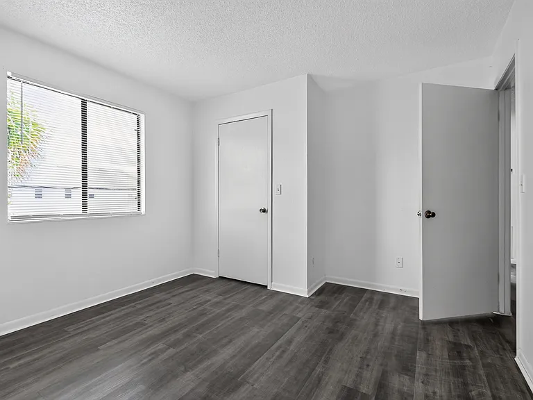 451 Mercury Ave SE #201 — Photo 16