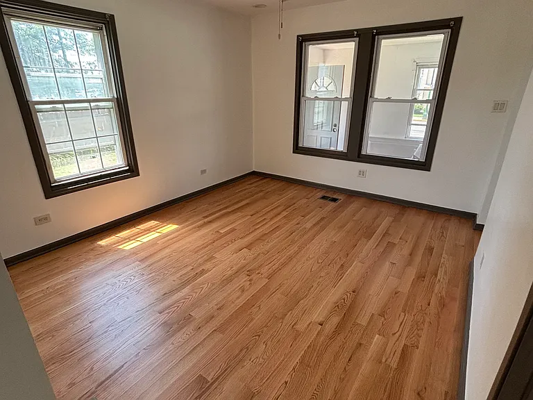5265 S Central Ave #1 — Photo 4