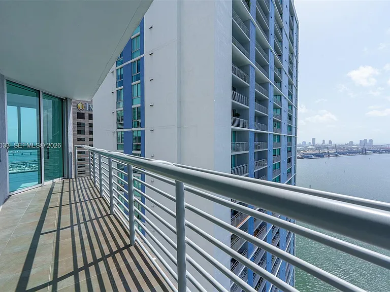 325 Biscayne Blvd #3326 — Photo 18