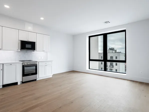 865 Rogers Avenue image 8 of 8
