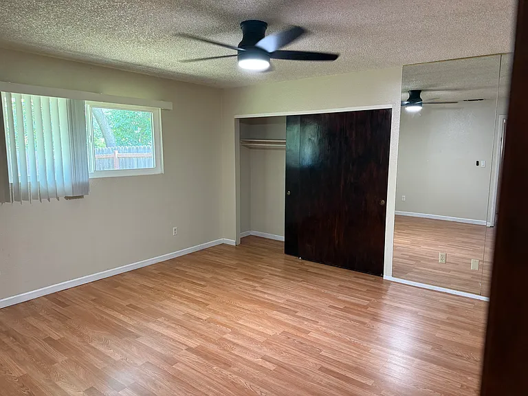 6893 Folsom Oaks Ct — Photo 17