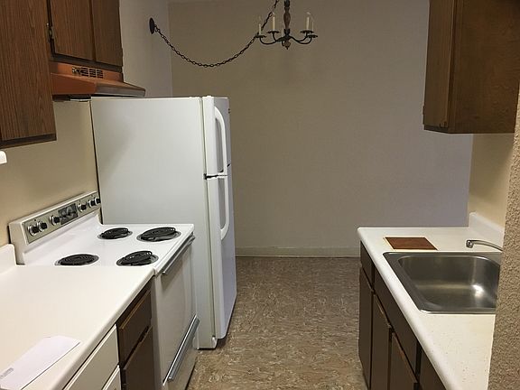 3rd image of 1542 Front St APT 1