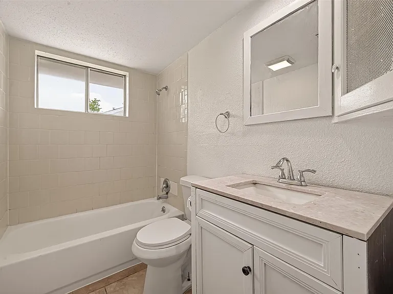 6311 Tall Willow Dr — Photo 32