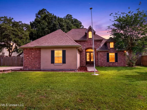 63723 Diamondhead Dr N, Diamondhead, MS 39525