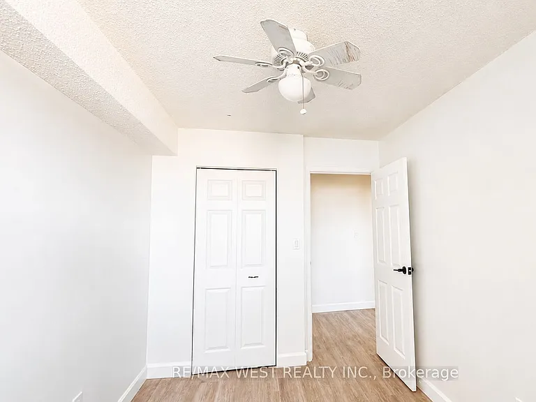23 Main St #406 — Photo 9