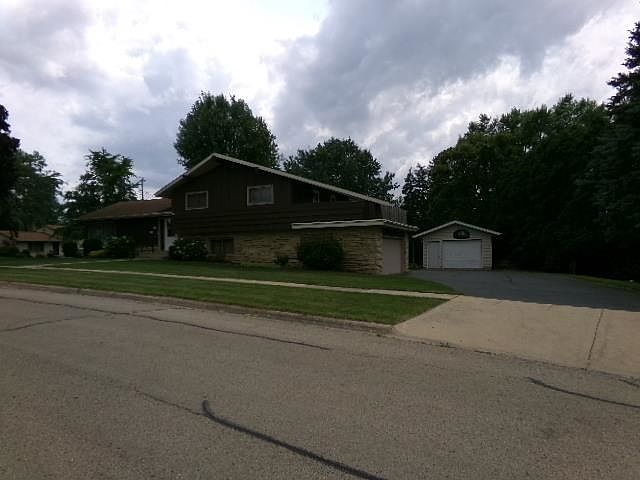 2nd image of 202 N Westwood Ave