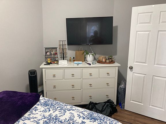 BR #1 ( no closet)