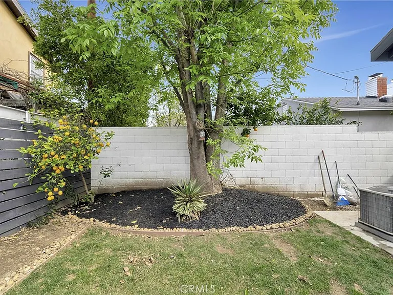 17227 Keswick St — Photo 47