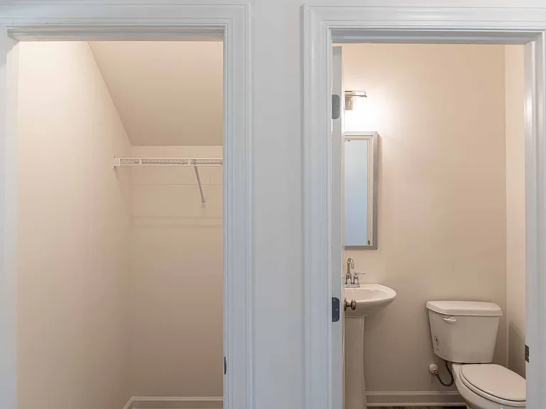 3348 Pepperpike Ct — Photo 11
