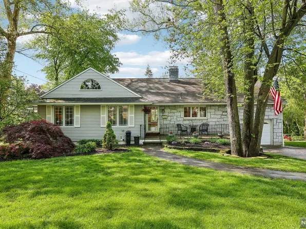 238 Mulberry Pl, Ridgewood, NJ 07450