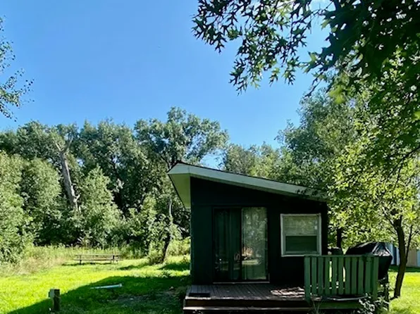 25/9 Woodhaven Dr E, Sublette, IL 61367