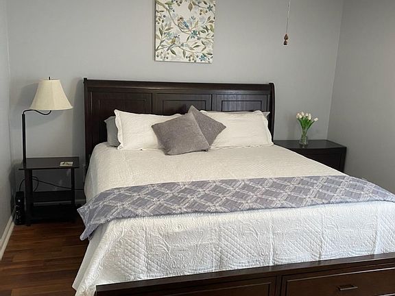 5th image of 304 Country Village Dr