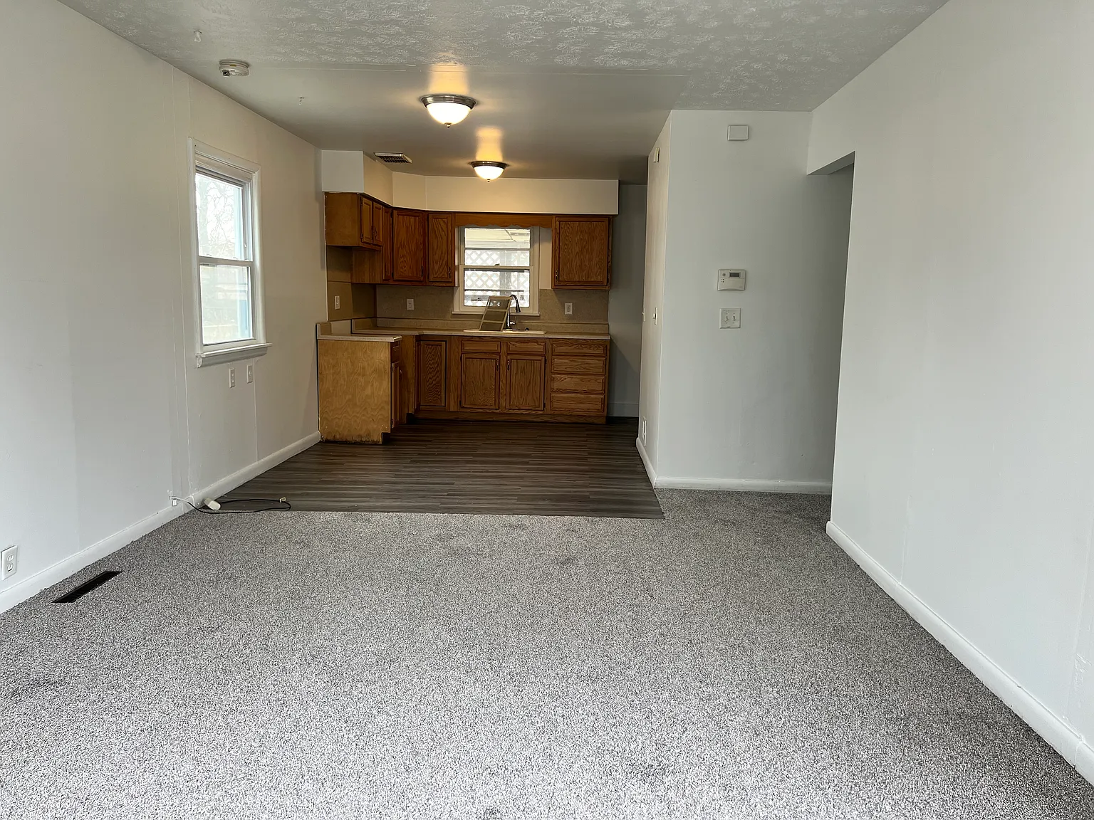 3 bed, 894 sqft, $1,275 — Photo 4