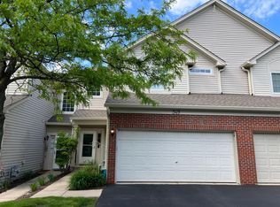 349 Abington Woods Dr, Aurora, IL 60502