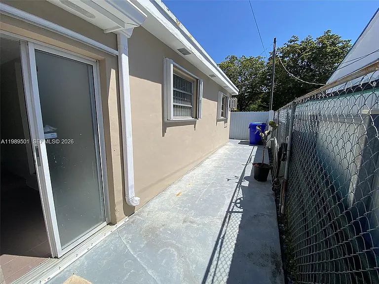 3300 SW 10th St #1 — Photo 15
