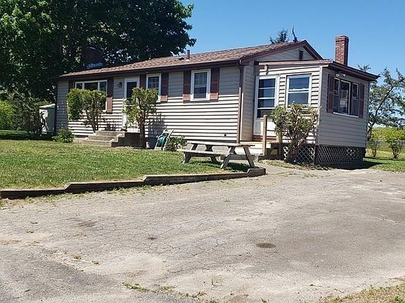 4th image of 15 Woodland Ave