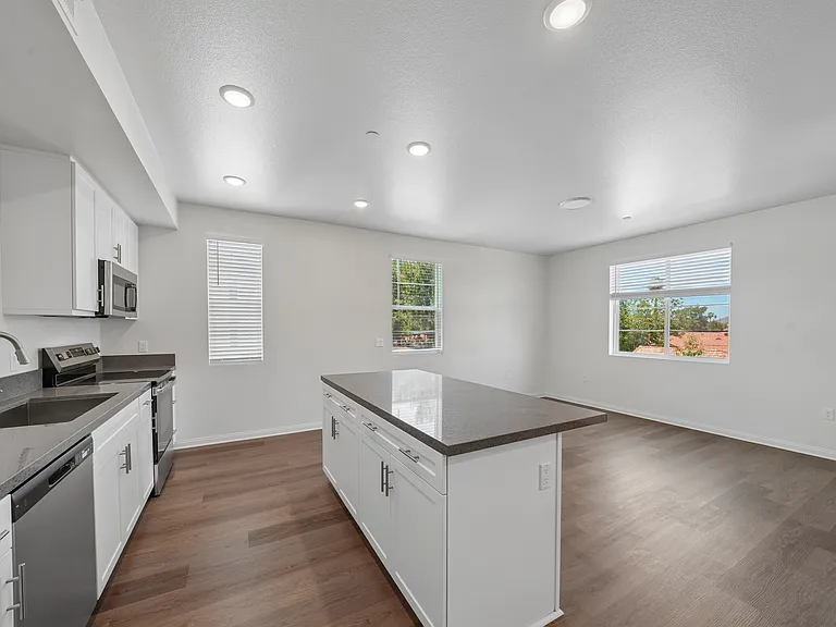 Gallery Park Apartments — Photo 118